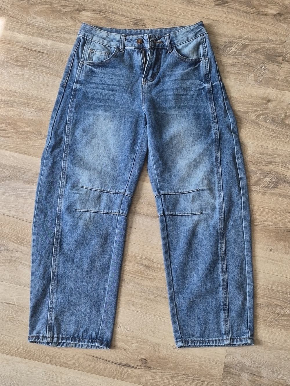 Women's Cropped Washed Blue Barrel Leg Ankle Jeans
